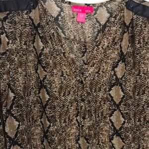 Woman’s Top by mix & co.